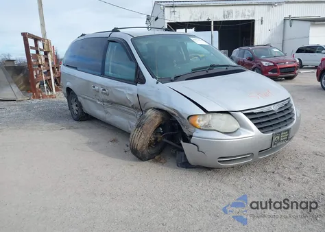 2005 Chrysler Town & Country Touring z USA, uszkodzony, nr VIN 2C4GP54L35R493407